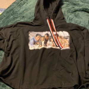 size med. friends crop top hoodie